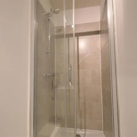 Hideaway With Tub * Rochehaut