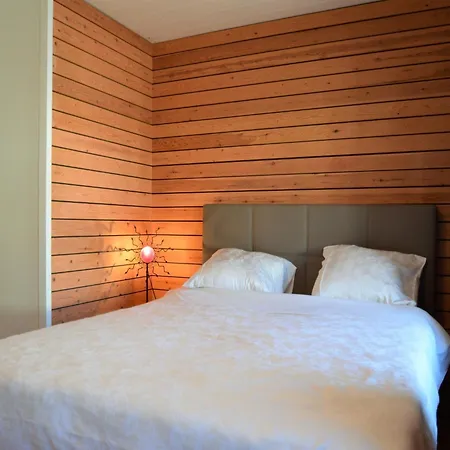 Hideaway With Tub
